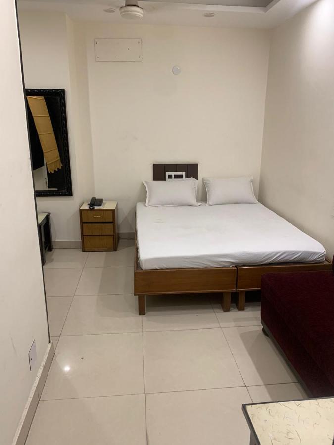 Hotel Raman'S Jagadhri Exterior photo