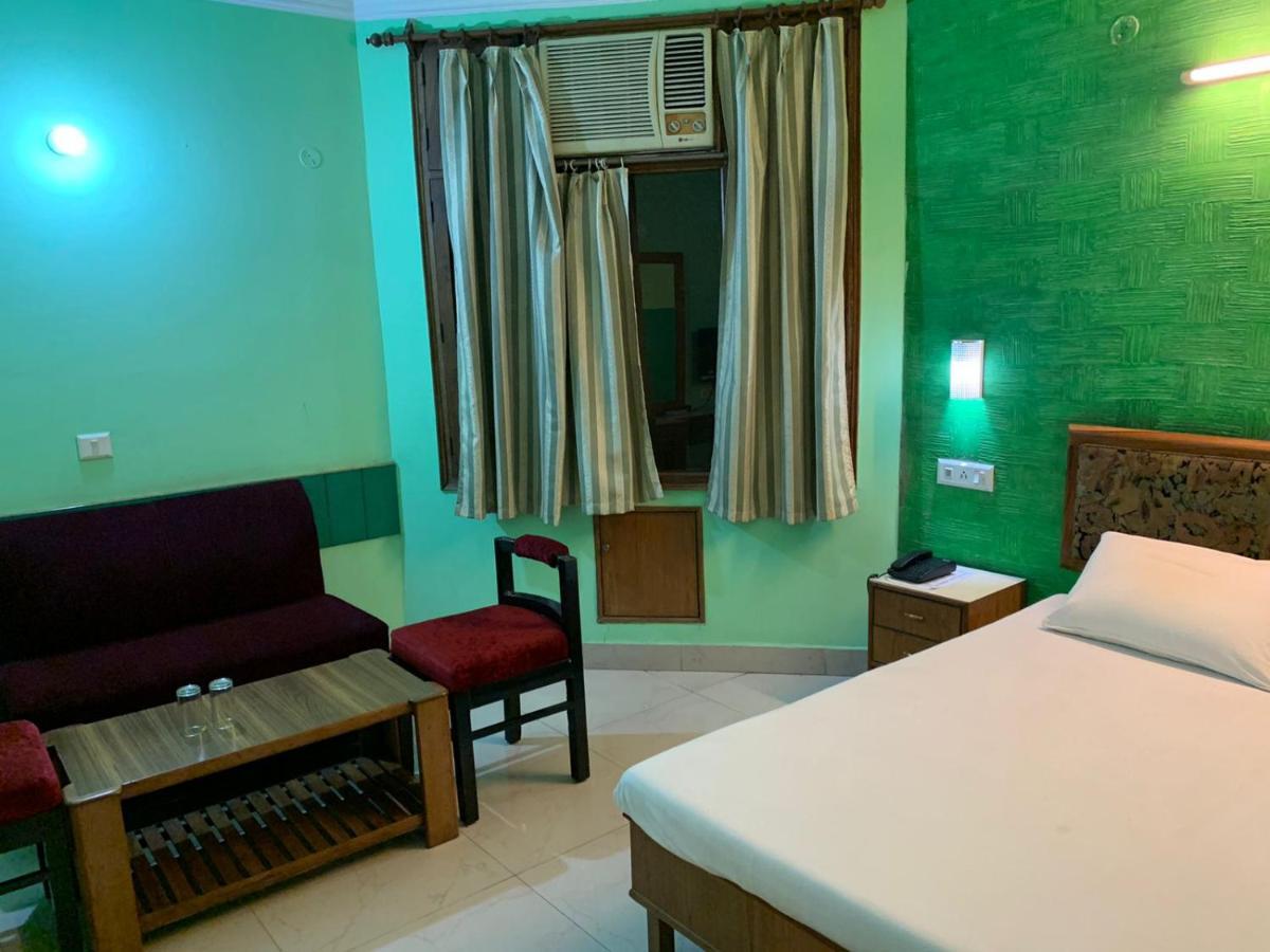 Hotel Raman'S Jagadhri Exterior photo